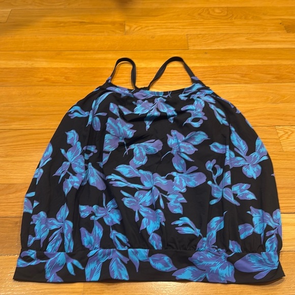 Lands’ End Women’s tankini swim top size 14. - Picture 1 of 8